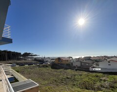 Toàn bộ căn nhà/căn hộ Holiday Apartment Onda Beach House With Sea View, Shared Pool & Wi-fi (Arouca, Bồ Đào Nha)