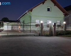 Koko talo/asunto Boletova Kuca Na Dan (Novi Sad, Serbia)