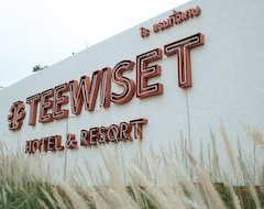 Thiiwiessorngaermae`ndriis`rth Teewiset Hotel (Chinese Camp, Sjedinjene Američke Države)