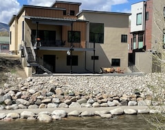Toàn bộ căn nhà/căn hộ Modern Riverfront House (Salida, Hoa Kỳ)