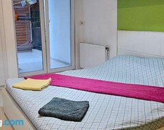 Tüm Ev/Apart Daire Alps 2 Bedroom Apt, 8 Min Walk From City Centre (Podujevo, Kosovo)