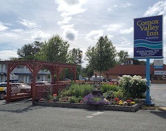 Khách sạn Comox Valley Inn and Suites (Courtenay, Canada)