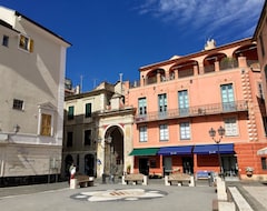 Khách sạn Albergo Holiday (Finale Ligure, Ý)