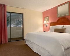 Hotelli Plaza Hotel & Suites ex Royal Arkansas and Suites ex Ramada (Pine Bluff, Amerikan Yhdysvallat)