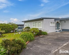 Entire House / Apartment Lohia Lustre - Wellington Holiday Home (Wellington, New Zealand)