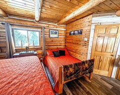 Entire House / Apartment 78 Acre Northwoods Paradise! Visit The Mustang Lodge For The Ultimate Getaway! (Bruce Crossing, USA)