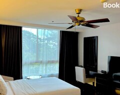 Otel Forest Lodge At Camp John Hay Privately Owned - Deluxe Queen Suite With Balcony And Parking 269 (Baguio, Filipinler)