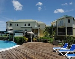 Khách sạn Nelson Spring Beach Resort (Charlestown, Saint Kitts and Nevis)