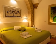 Bed & Breakfast Cadelli Luxury Suite & Apartments (Lecce, Ý)