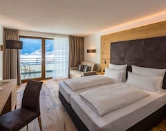 e d e n Boutique Hotel at the lake - South Tirol Lake Resia (Graun im Vinschgau, Italy)