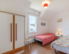 Cijela kuća/apartman Vacation Home Les Coquelicots (rgv401) In Regnéville-sur-mer - 2 Persons, 1 Bedrooms (Regnéville-sur-Mer, Francuska)