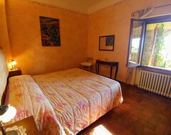 Khách sạn Apartment Glicine, Relax, Wi-Fi, Swimming Pool (3 People) (Arezzo, Ý)