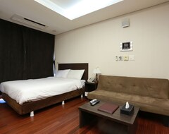 Khách sạn Brown Suites Seoul (Seoul, Hàn Quốc)