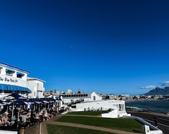 The Blue Peter Hotel (Bloubergstrand, South Africa)