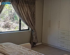 Toàn bộ căn nhà/căn hộ Luxury Home With Breathtaking Views Of Champagne Valley (Cathkin Park, Nam Phi)