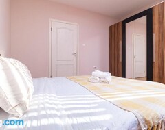 Cijela kuća/apartman Chic Urban Retreat: Modern 2-bedroom Gem For Your City Escape (Plovdiv, Bugarska)