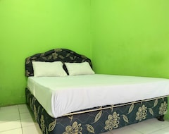 Khách sạn Oyo 93411 Syariah Hotel Tomborang (Mamuju, Indonesia)