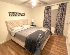 Cijela kuća/apartman Comfortable 2-bed Condo, Southwestern Travel Hub (Black Canyon City, Sjedinjene Američke Države)