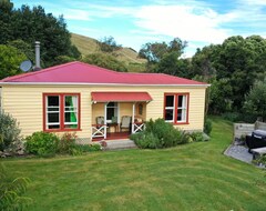 Cijela kuća/apartman A Bespoke Cottage, Outdoor Baths, Wine Tasting, Sleepers Vineyard. (Kekerengu, Novi Zeland)