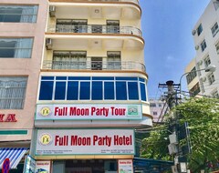 Hotelli Full Moon Party (Cat Ba Town, Vietnam)