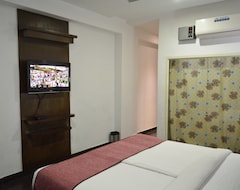 The Hotel Samover (Agra, India)