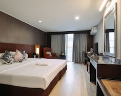 Tori Crown Hotel (Bangkok, Thailand)