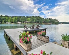 Casa/apartamento entero Arcade Cove - Lake Martin Home W/ Private Dock! (Eclectic, EE. UU.)