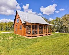 Entire House / Apartment Greenfield Cabin w/Screened-In Porch & Fire Pit! (Lockwood, USA)
