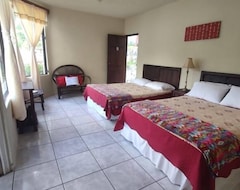 Hotel La Villa de los Dioses (San Antonio Palopó, Guatemala)