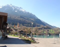 Strandhotel (Iseltwald, Švicarska)