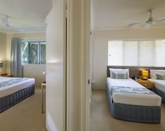 Khách sạn Coral Sands Beachfront Resort (Cairns, Úc)