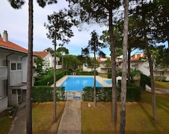 Hele huset/lejligheden Holiday Apartment With Pool (Lignano Pineta, Italien)