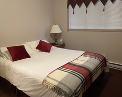 Toàn bộ căn nhà/căn hộ Kirton Suite - 1 Bed / 1 Bath Condo (Okanagan Centre, Canada)