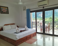 Khách sạn Lisha Grand Riverside Hotel (Vang Vieng, Lào)