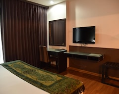 Hotel Boss Suites (Bangkok, Thailand)