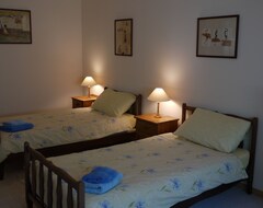 Cijela kuća/apartman Completely Wheelchair Friendly Modern Property For Disabled Guests (Ceaucé, Francuska)