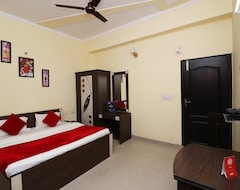 Hotel OYO Alpine Residency (Faridabad, India)
