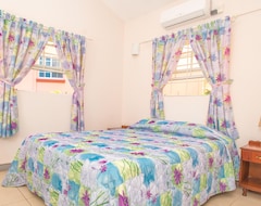 Koko talo/asunto Bougainvillea Apartments (Grand Anse Bay, Grenada)