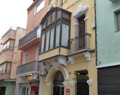 Hele huset/lejligheden Casa Modernista En Centro De PoblaciÃ³n Ideal Para Familias (Malgrat de Mar, Spanien)