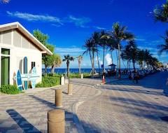 Hotel Club Lux Resort By The Beach (Deerfield Beach, Sjedinjene Američke Države)
