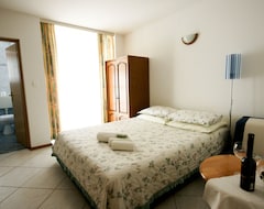 Khách sạn Apartments And Rooms Degra (Umag, Croatia)