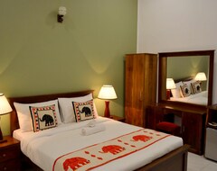 Hotelli Cool Inn Tourist Lodge (Kandy, Sri Lanka)