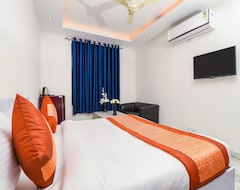 Hotel OYO 15623 Golden Crystal (New Delhi, Indija)