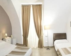 Hotel Chiaia Suites (Nápoles, Italia)