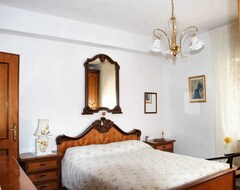 Toàn bộ căn nhà/căn hộ Homerez - Nice Appartement For 4 Ppl. With Terrace At Castel Di Ieri (Castel di Ieri, Ý)