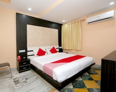 OYO 24339 Hotel Vega (Jabalpur, India)