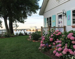 Toàn bộ căn nhà/căn hộ Waterfront Cottage With Private Beach & Pier - James River - Williamsburg Area (Surry, Hoa Kỳ)