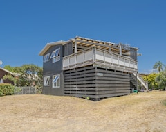 Tüm Ev/Apart Daire The Black Shack - Cooks Beach Holiday Home (Rings Beach, Yeni Zelanda)