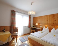 Hotel Pension Alpenrose (Kaprun, Austria)
