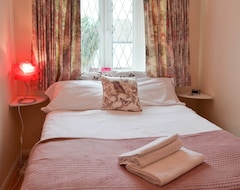 Toàn bộ căn nhà/căn hộ 3 Bedroom Accommodation In Ferring, Worthing (Shoreham-by-Sea, Vương quốc Anh)